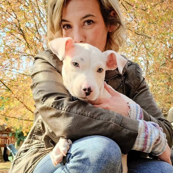 Meet your Posher, Kat - Picture 3 of 8